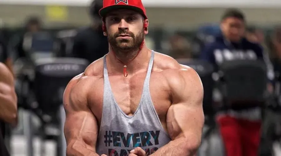 Bradley Martyn Showing Body